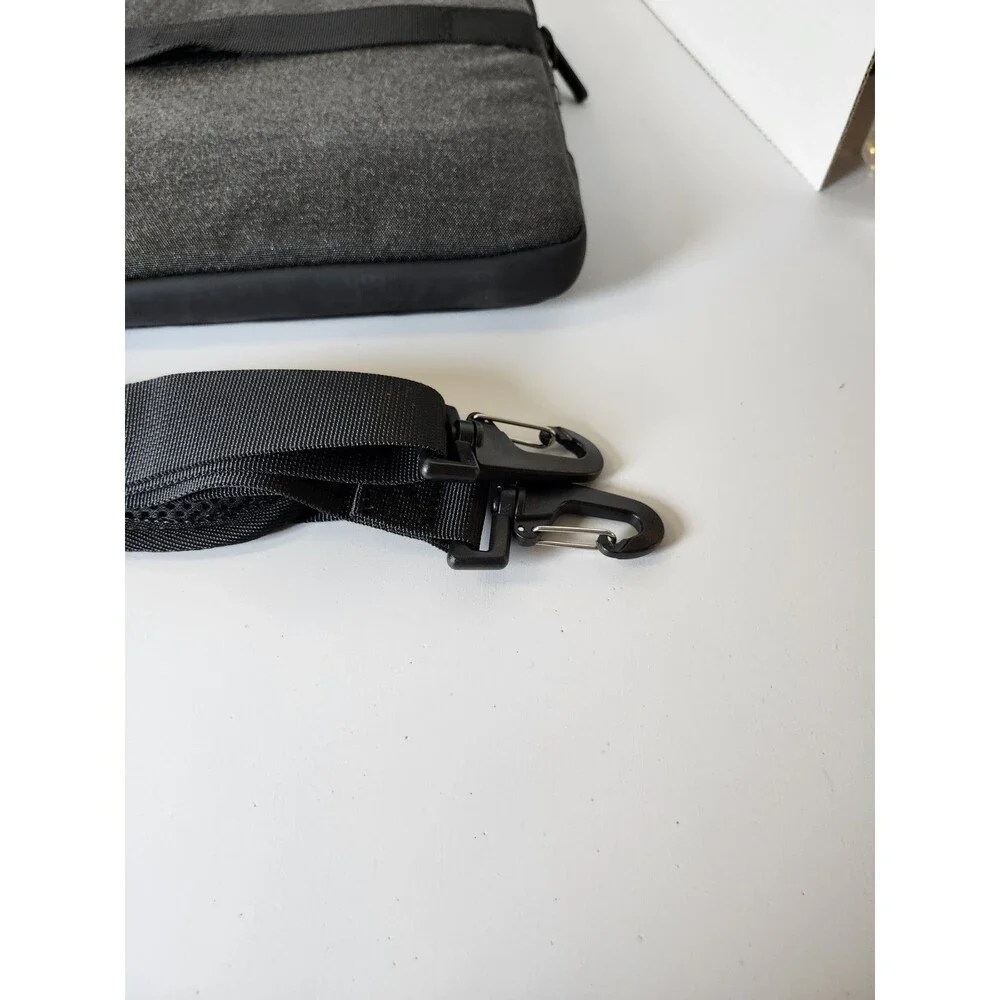 New Dell Pro Sleeve 13 Notebook Laptop Carrier Bag Gray & Black 7MTR0